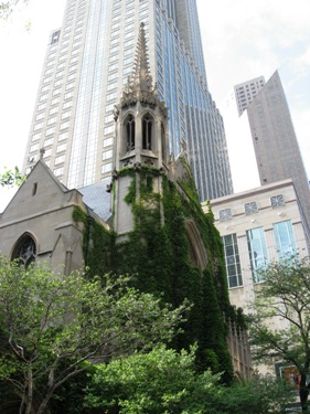 This photo of old and new Chicago was taken by US photographer Charlotte Pickering.